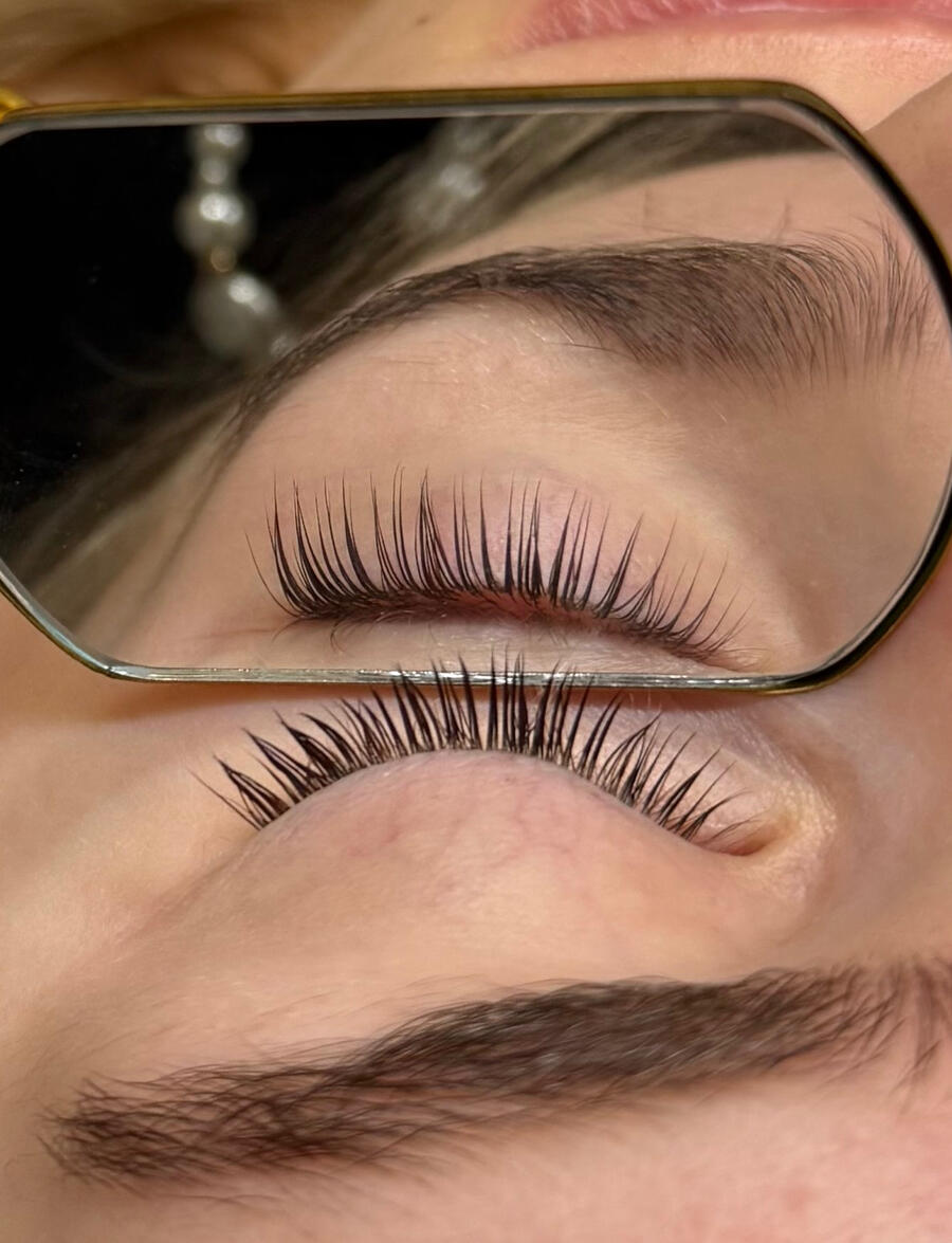 Detailed lash closeup